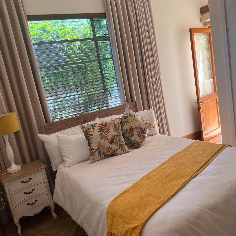 Апартаменты Peaceful@Swansea In Rosebank-Parkwood Йоханнесбург Экстерьер фото