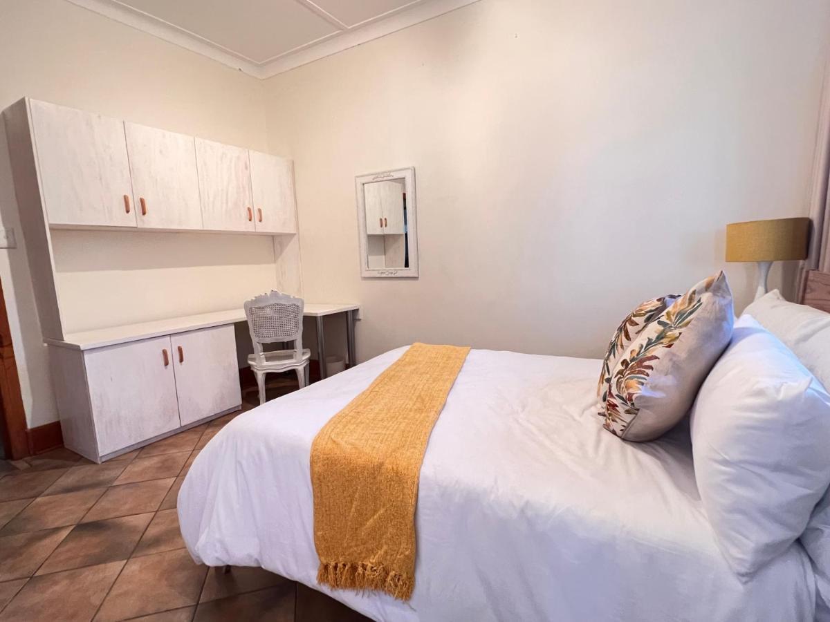 Апартаменты Peaceful@Swansea In Rosebank-Parkwood Йоханнесбург Экстерьер фото